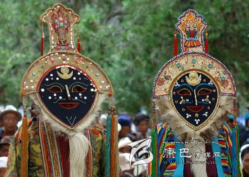 藏戲面具：多姿多彩！