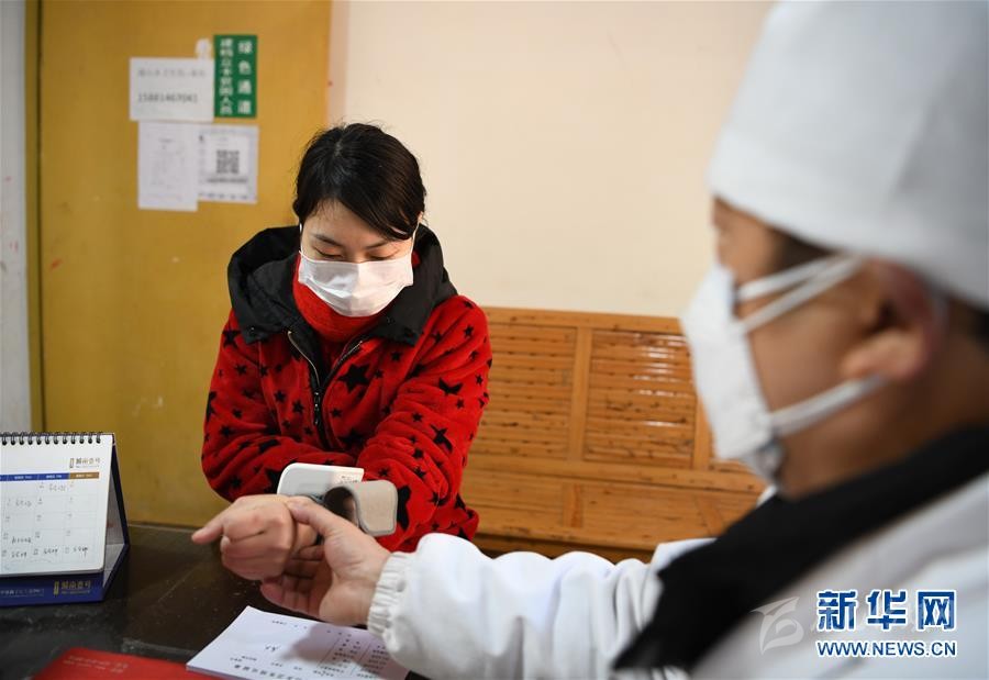 （抓好經(jīng)濟(jì)發(fā)展 應(yīng)對(duì)復(fù)雜局面·圖文互動(dòng)）（1）2500萬(wàn)農(nóng)民工如何安全返崗？——農(nóng)民工大省四川復(fù)工觀察