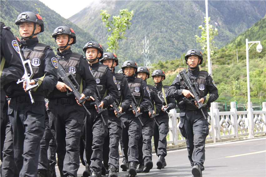 徐凱正帶著.jpg 徐凱正帶著.jpg