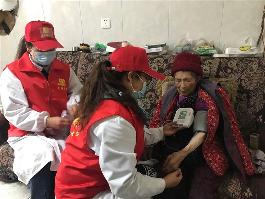 圖為醫(yī)護(hù).jpg 圖為醫(yī)護(hù).jpg